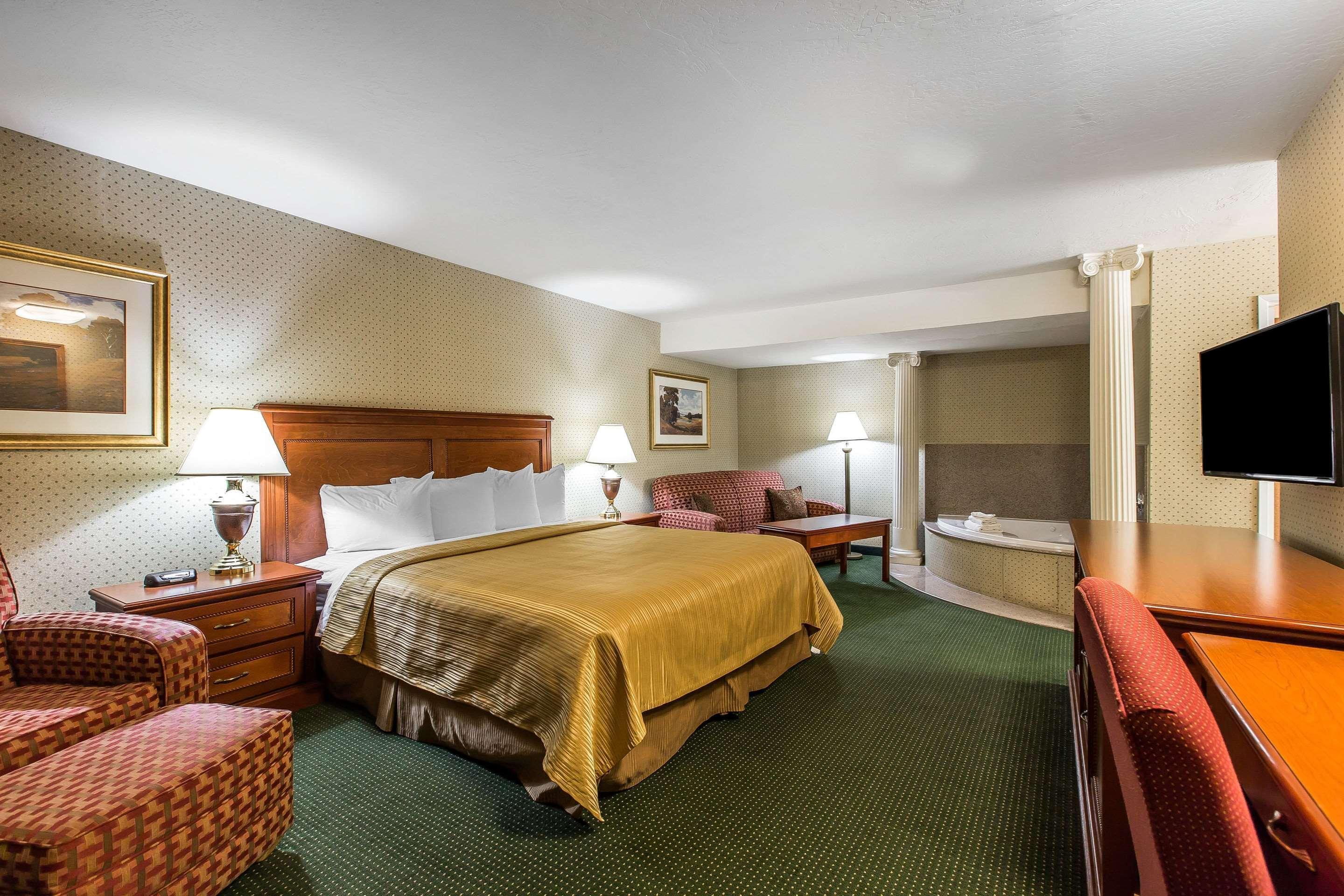 Inn Quality Near China Naval Station 3*