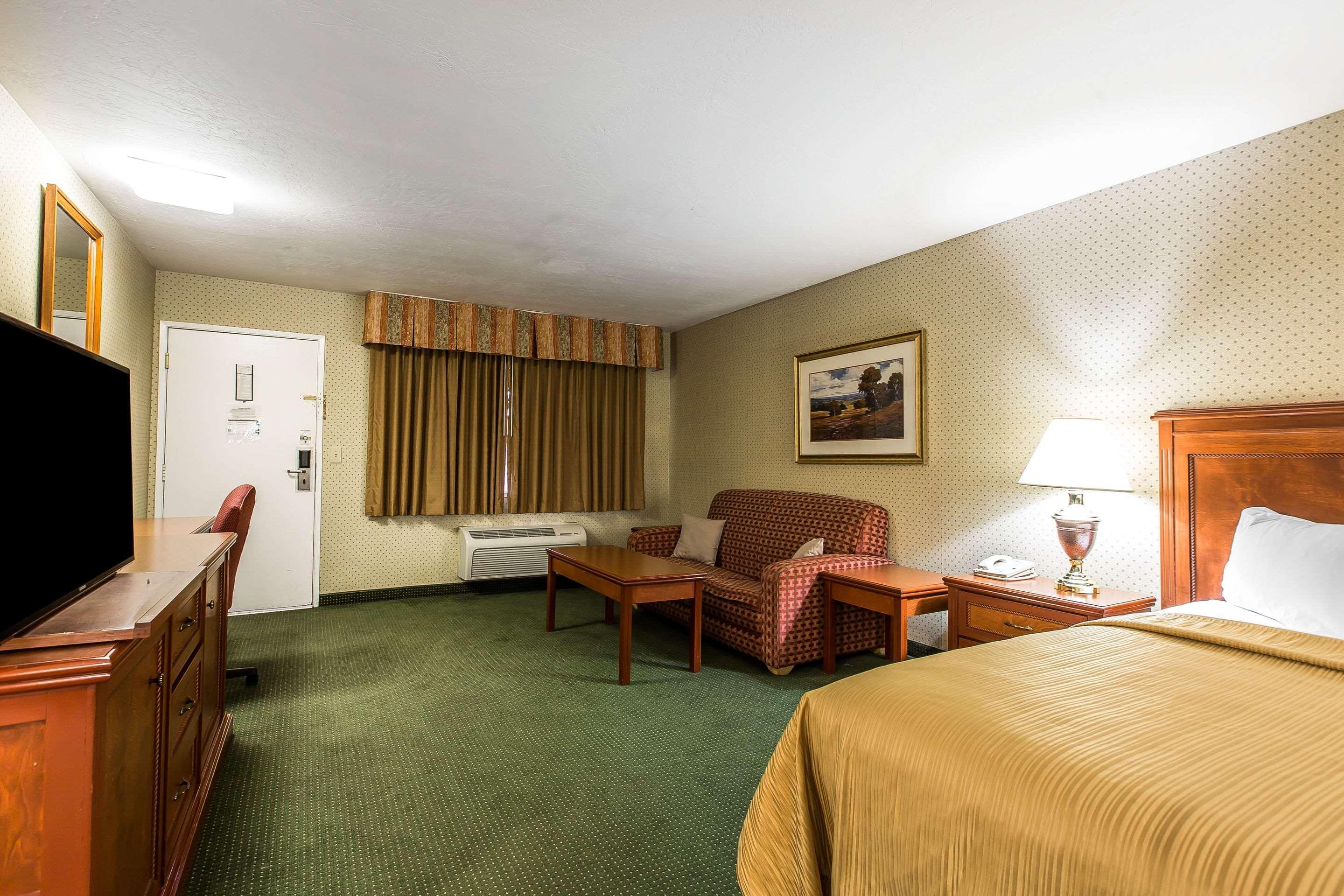 Inn Quality Near China Naval Station 3*